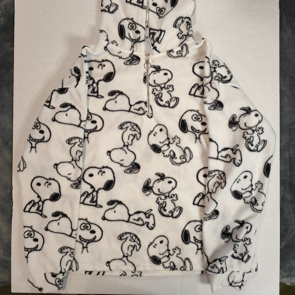 Snoopy Pullover Hoodie NWT